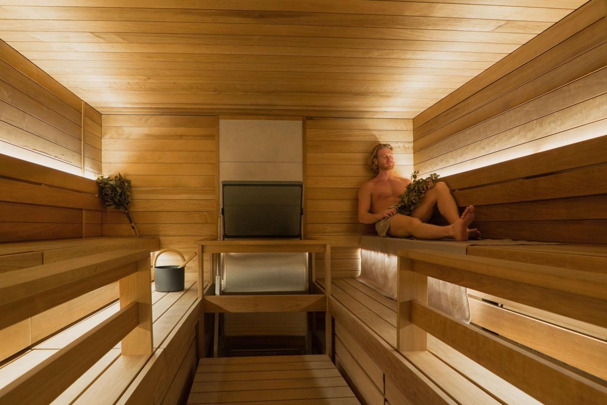 Nh Collection Helsinki Grand Hansa Екстериор снимка A man in a sauna